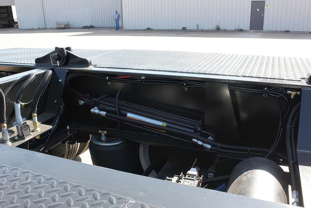 Choice 355NGE extendable lowboy — view four