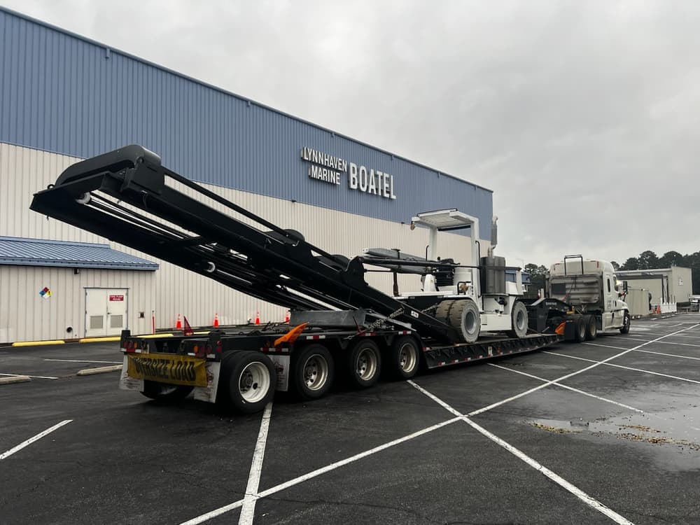 Choice paver special loading a milling machine