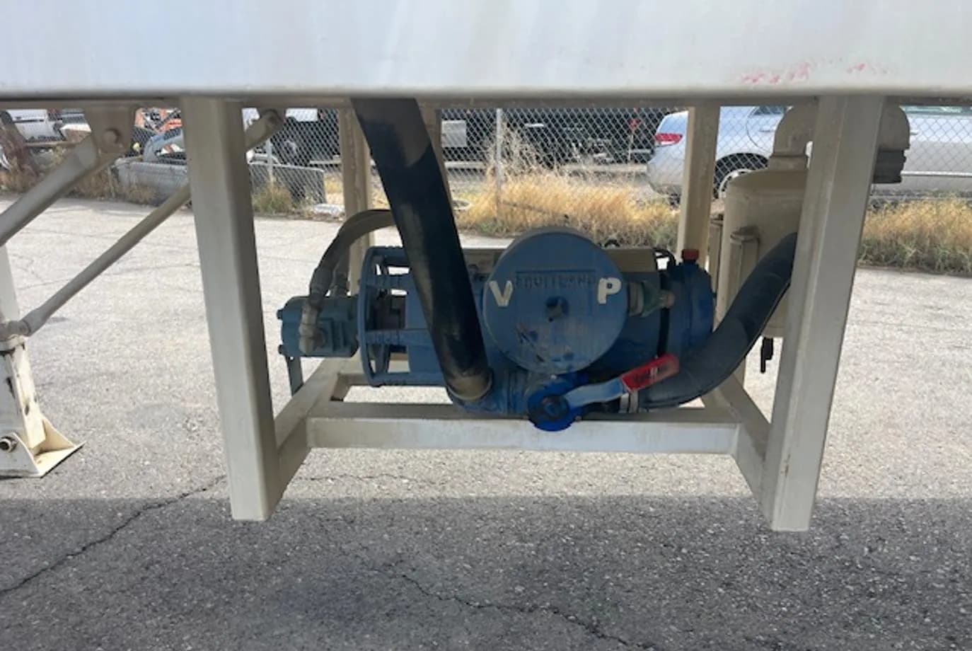 2012 Troxell 130 BBL Vac Trailer thumbnail 18