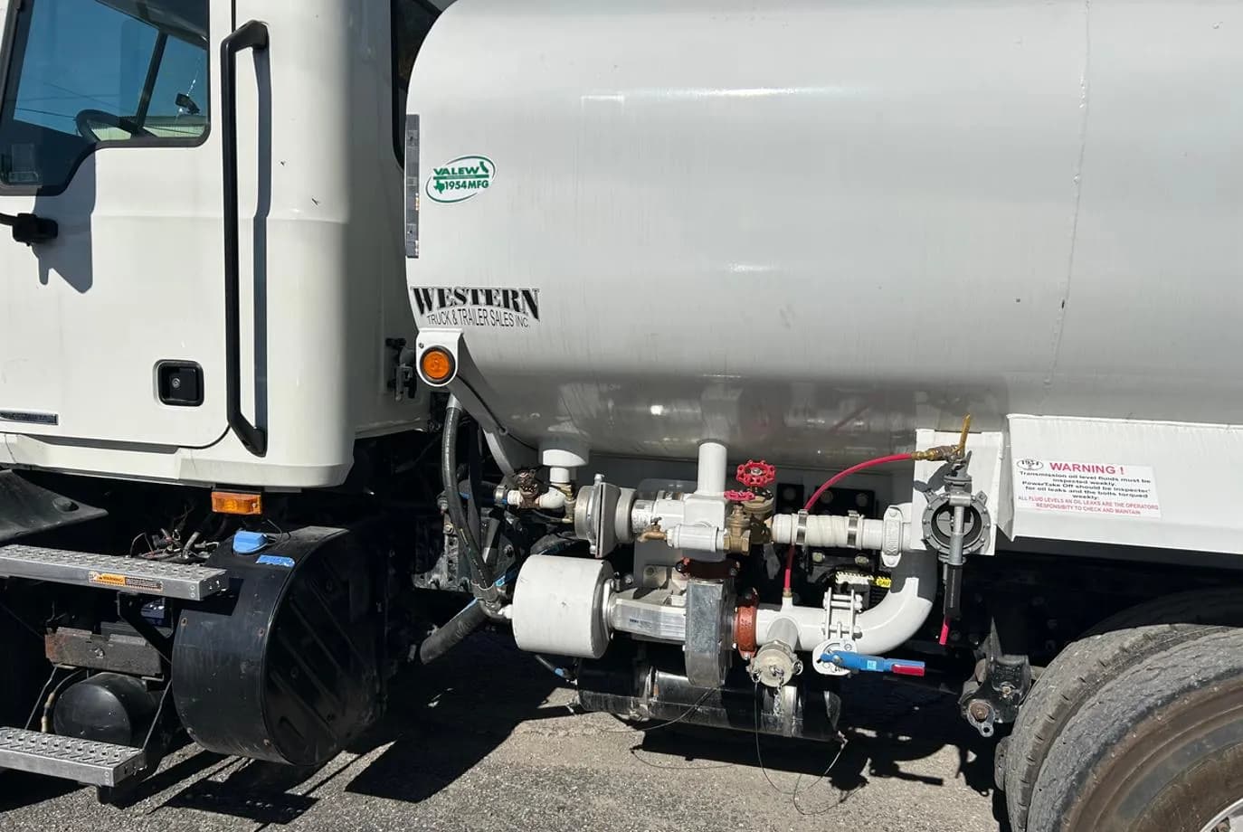 2020 Mack Trucks, INC AN42T Water Truc thumbnail 8