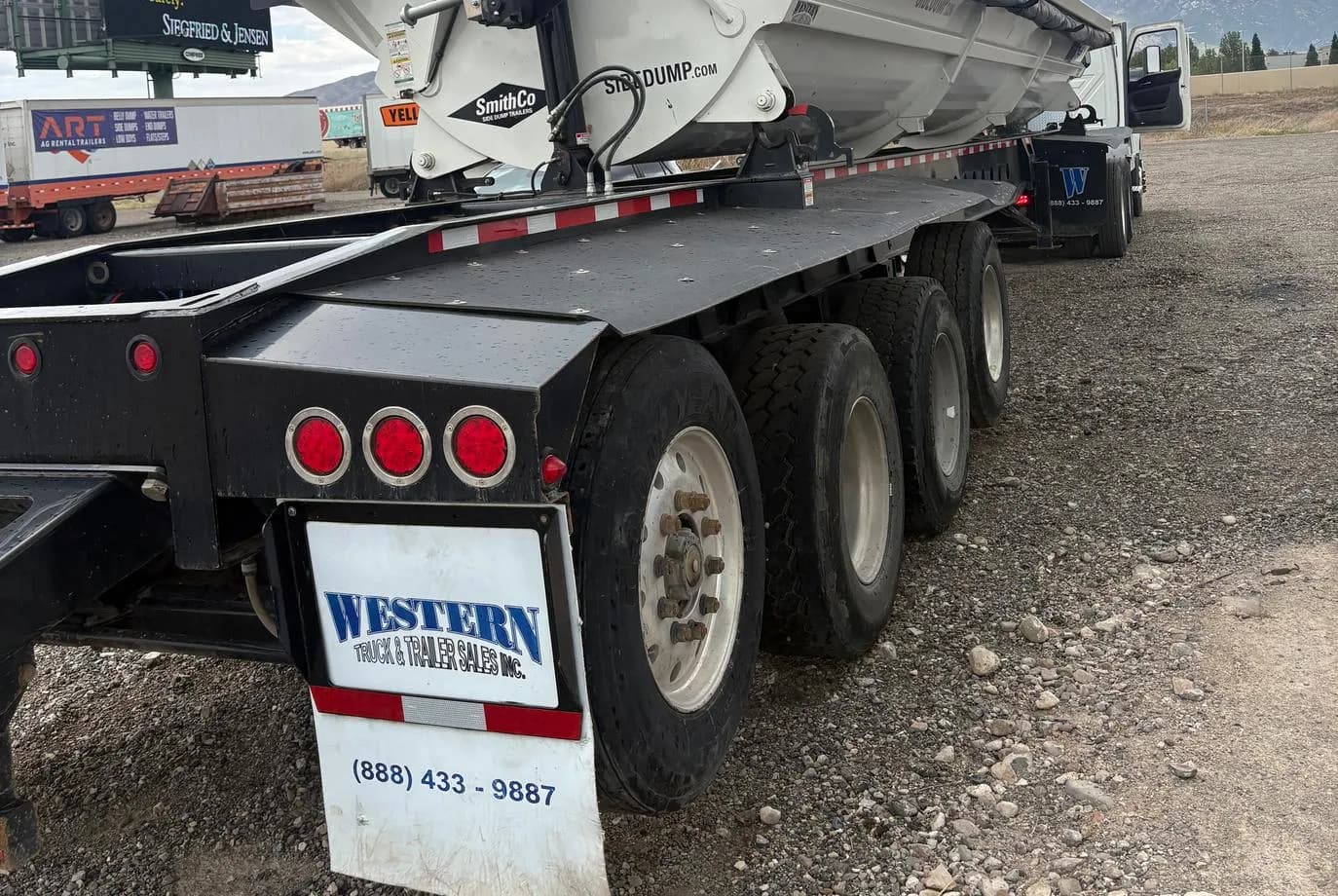 2023 SmithCo SX4-49-36 Side Dump thumbnail 2