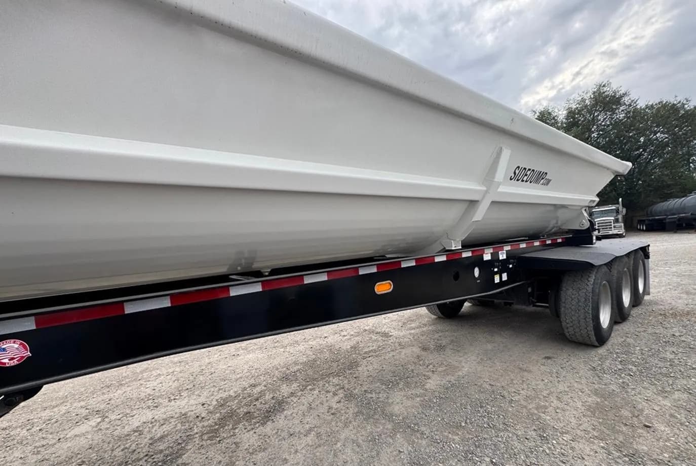 2024 SmithCo SX3-42-34 Side Dump thumbnail 3