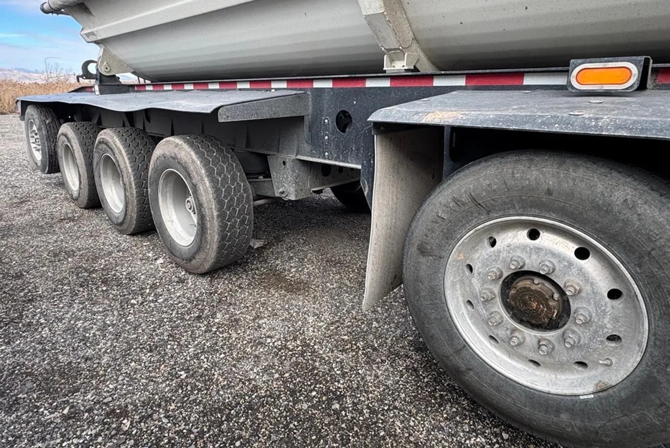 2024 SmithCo SX5-49-38 Side Dump thumbnail 3