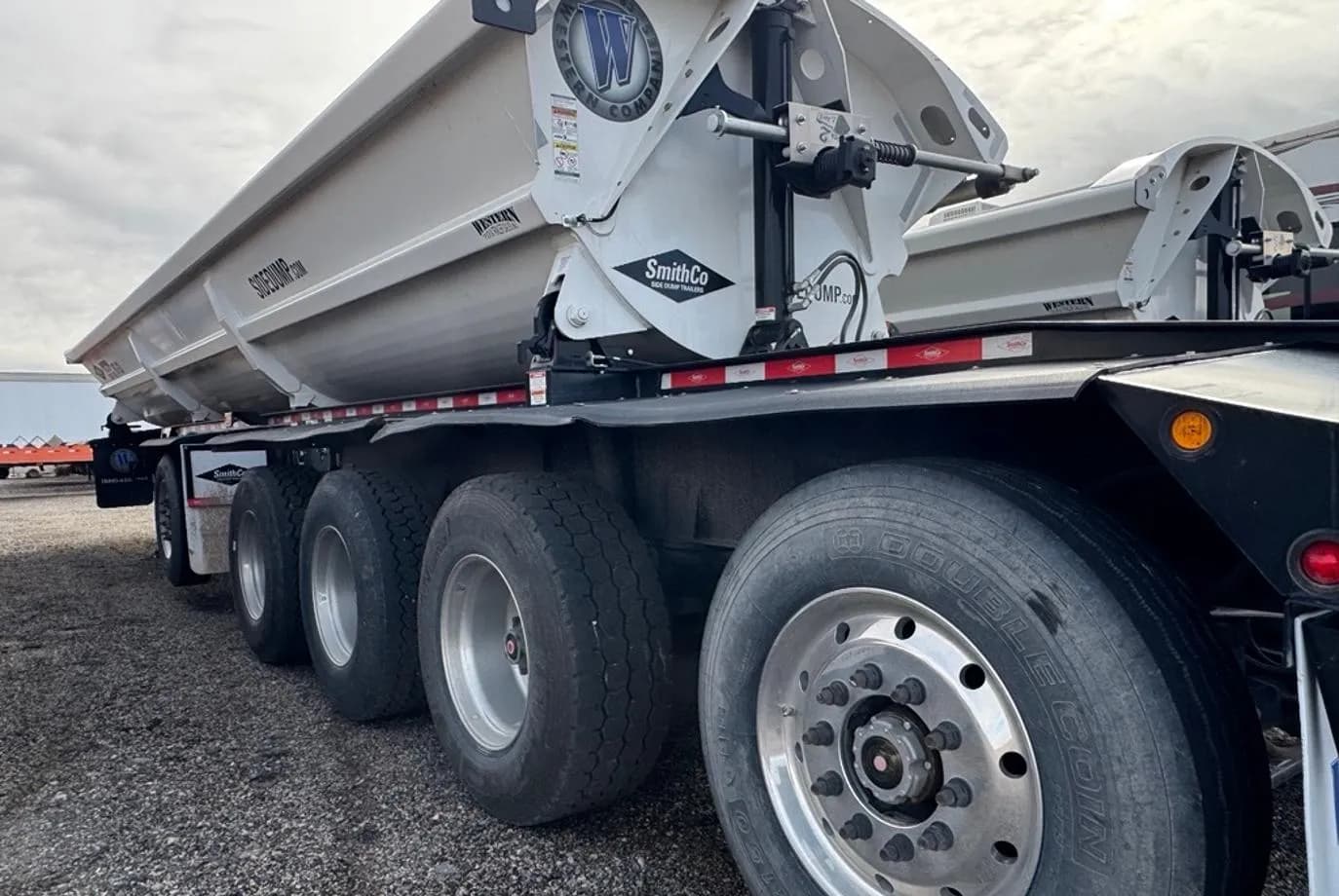 2024 SmithCo SX5-49-38 Side Dump thumbnail 5