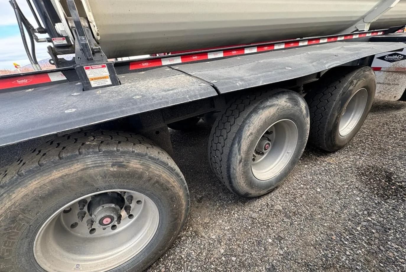 2024 SmithCo SX5-49-38 Side Dump thumbnail 8