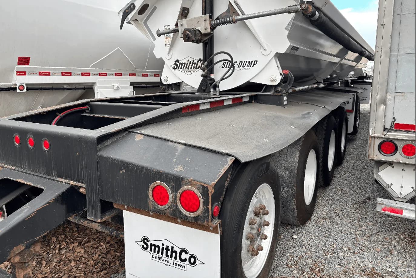 2024 SmithCo SX5-49-38 Side Dump thumbnail 13