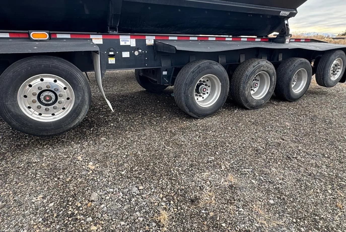 2024 SmithCo SX5-49-38 Side Dump thumbnail 8