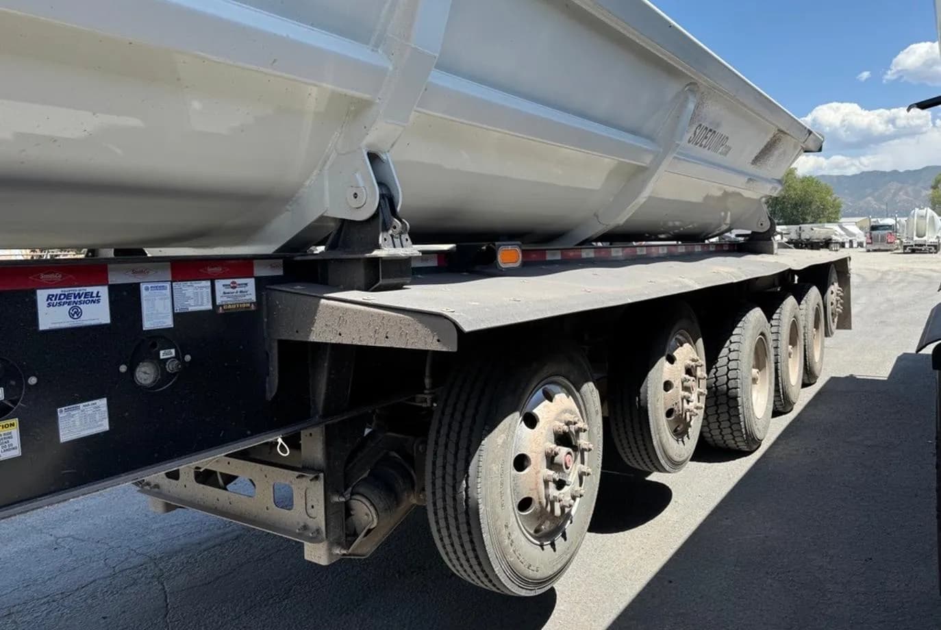 2025 SmithCo SX6 Side Dump thumbnail 3