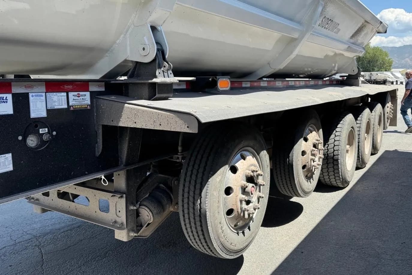 2025 SmithCo SX6 Side Dump thumbnail 4