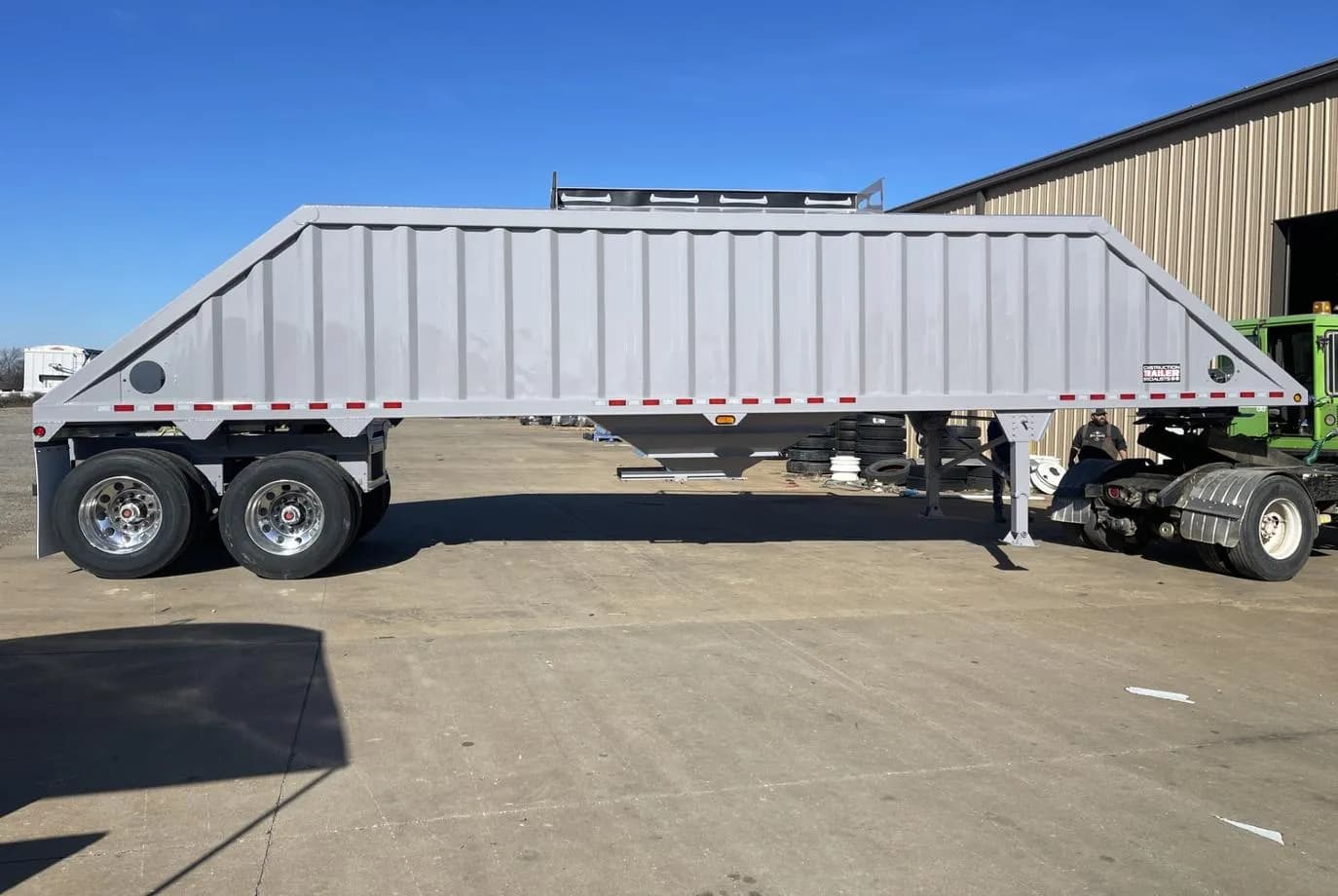CONSTRUCTION TRAILER SPECIALISTS FRAC MASTER Specialt