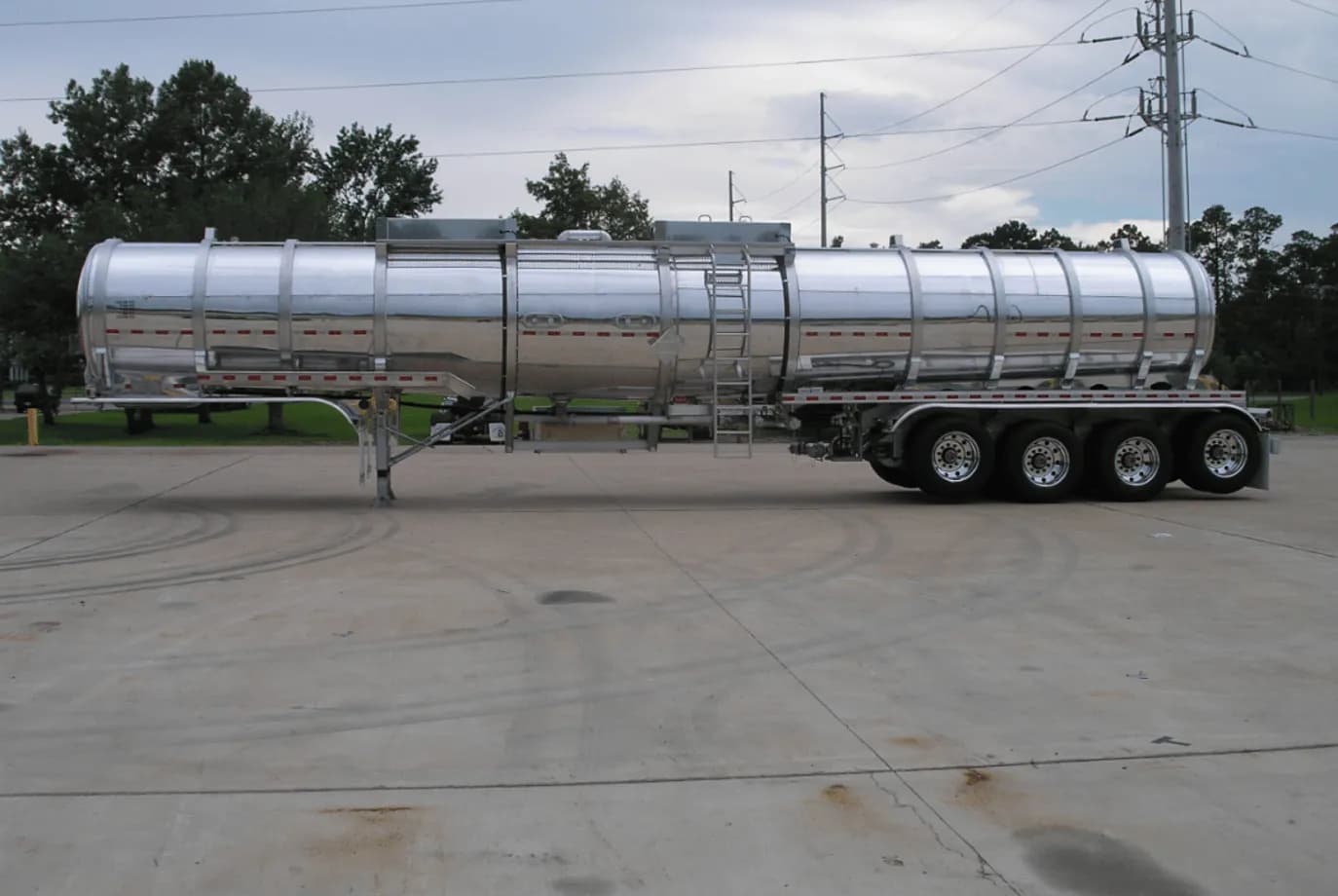 Dragon 11000 DC CRUDE Tanks & Pneumatic - Image 1