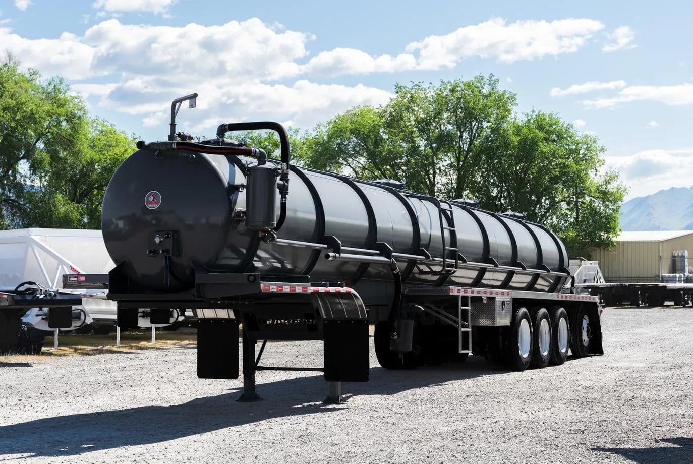 Dragon 185 BBL 4 AXLE Tanks & Pneumatic - Image 1
